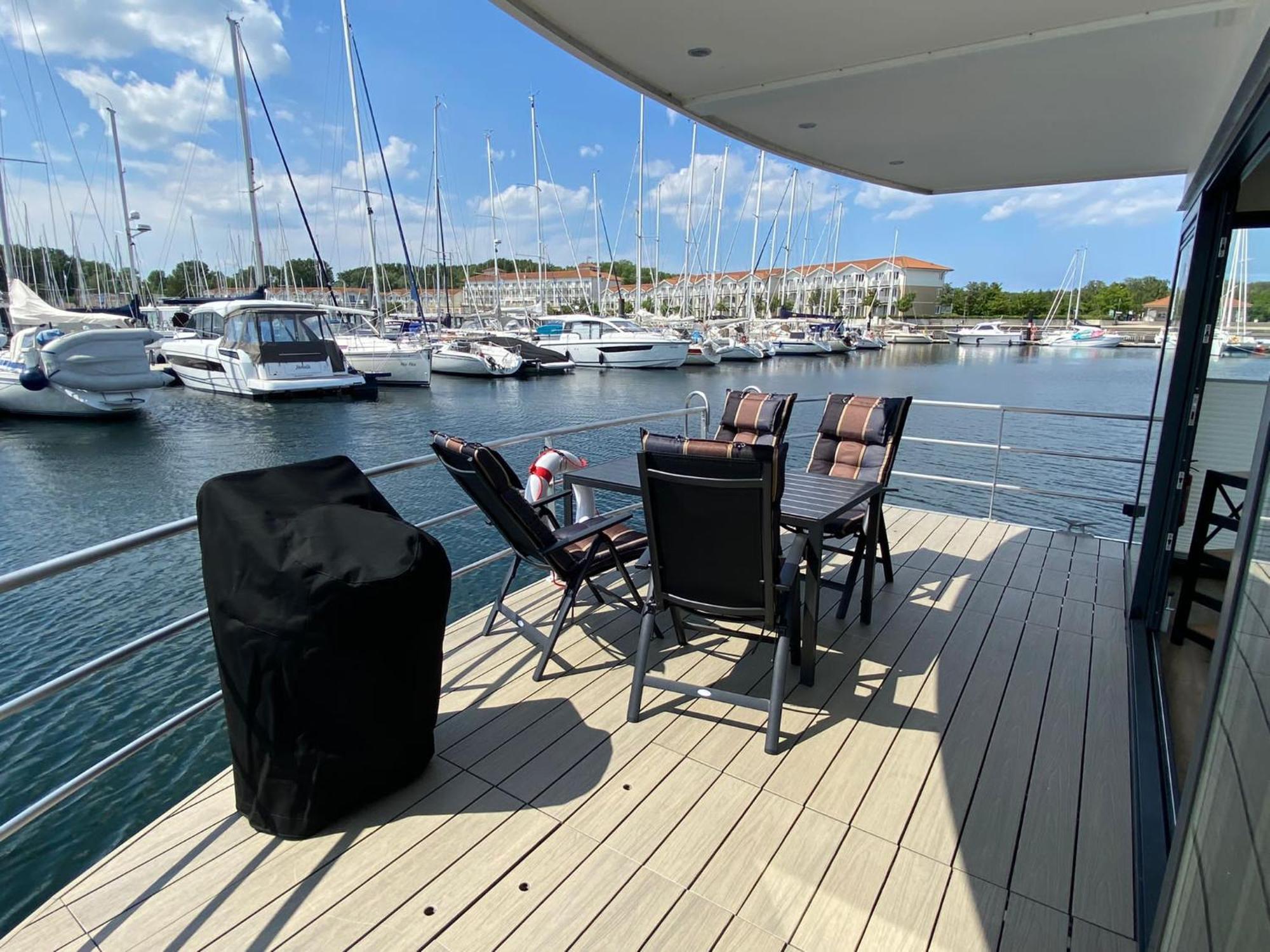 Urlaub Auf Dem Wasser Mit Einmaligen Ausblick - Well Hausboote Boltenhagen 10 ภายนอก รูปภาพ