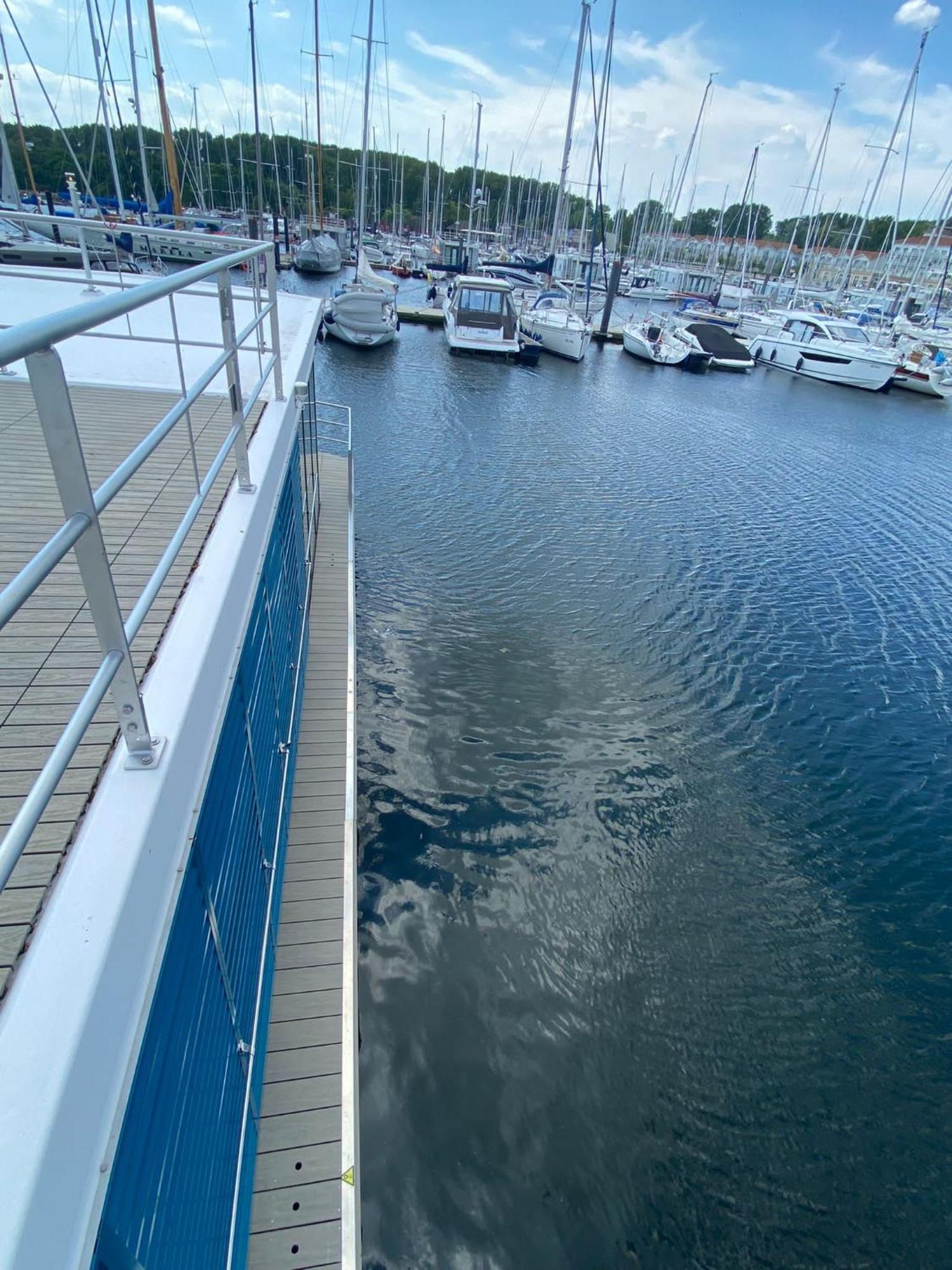 Urlaub Auf Dem Wasser Mit Einmaligen Ausblick - Well Hausboote Boltenhagen 10 ภายนอก รูปภาพ
